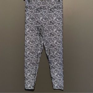 Noli reflective workout leggings size medium